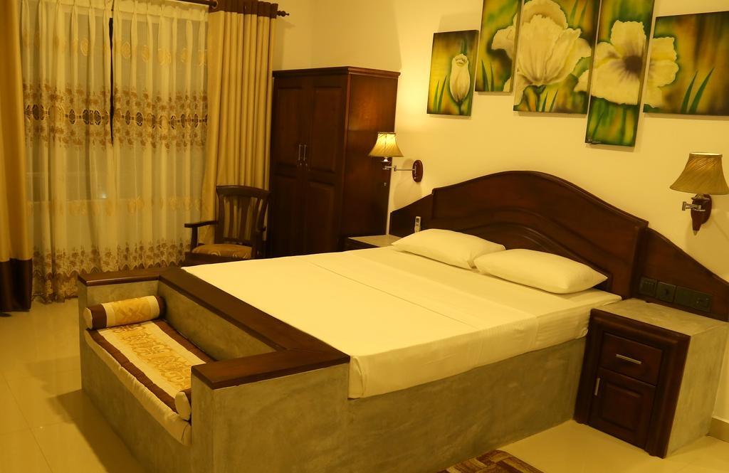Hotel Sunrich, Kandy Hedeniya Room photo